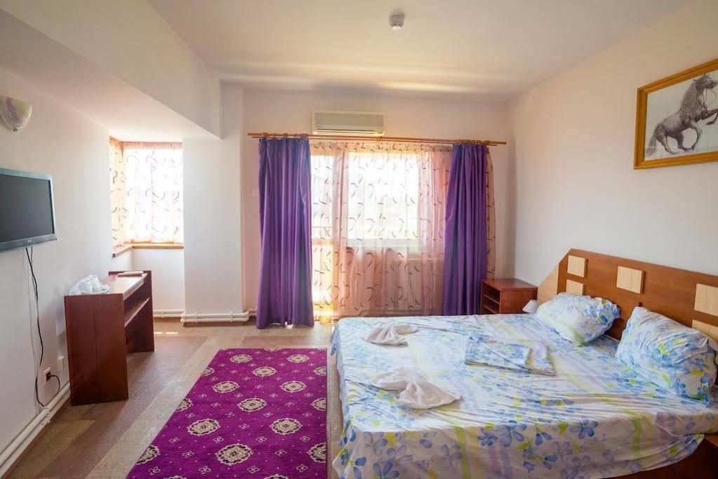 Hostel Nova Route Năvodari المظهر الخارجي الصورة